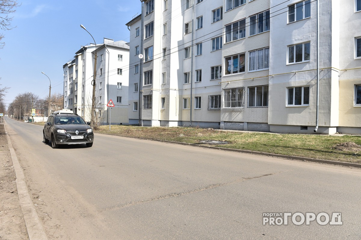 В Ярославле проверили дороги, отремонтированные в прошлом году: найдены нарушения