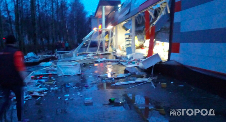 Следователи и прокуроры проверят обрушившуюся крышу супермаркета в Рыбинске: видео