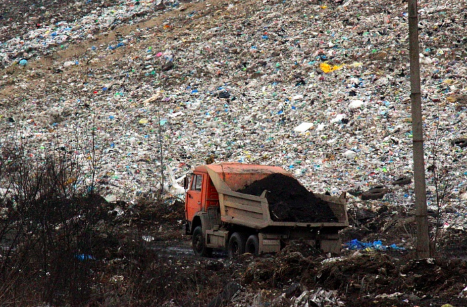 Дневная норма: 750 тонн отходов ярославцев вывозят из города