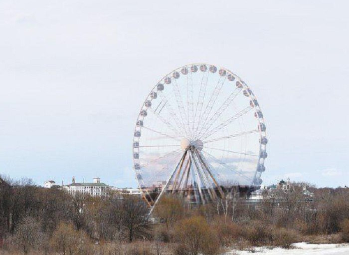 В Ярославле объявили, когда откроют огромное колесо обозрения: видео со стройки