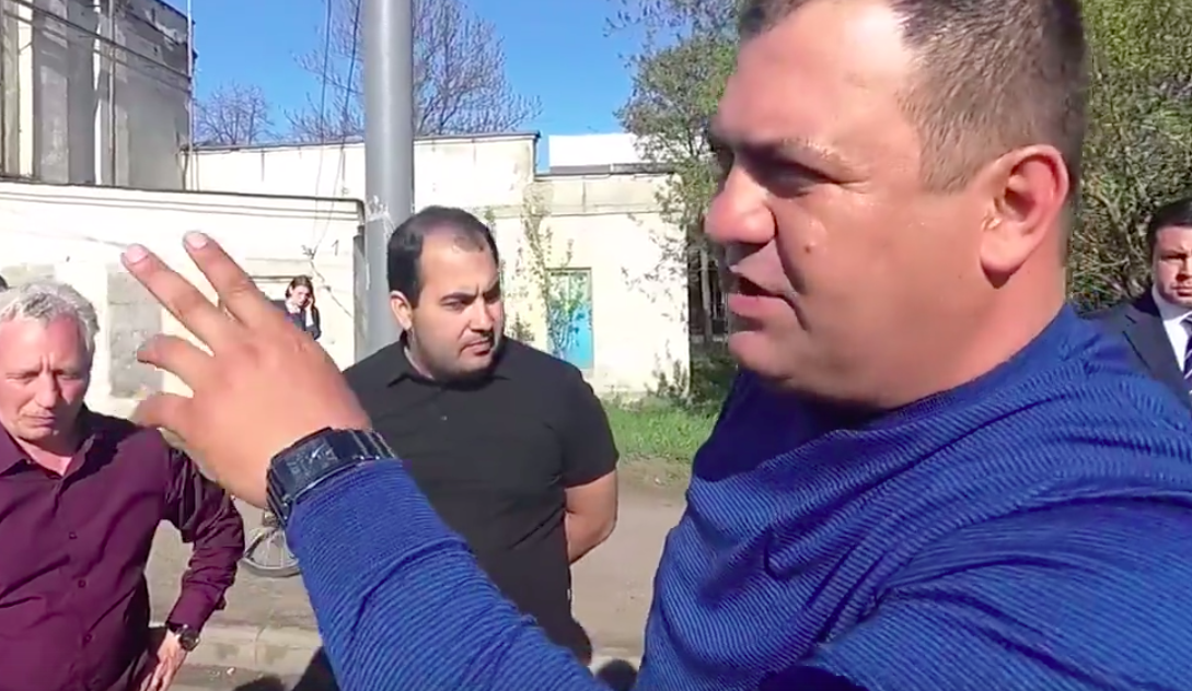 Скандальный ярославский дорожник: «Если моя дорога развалится, то я возьму лопатку». Видео