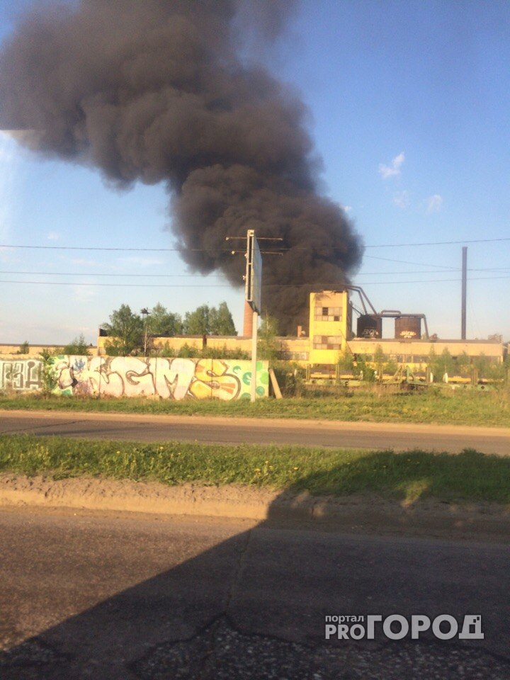 Во время пожара на складе в Ярославле пострадал один человек
