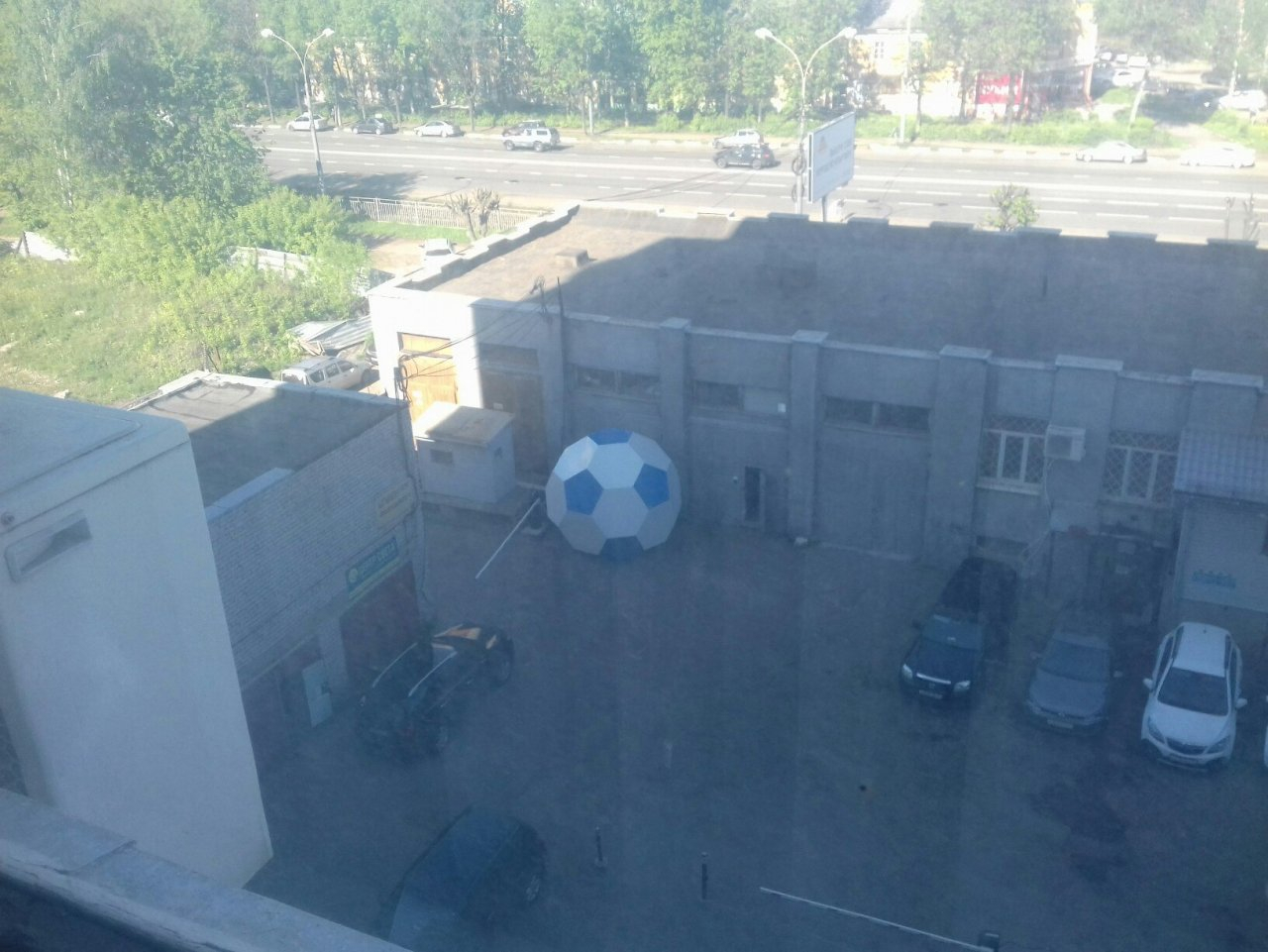 Путешествие гигантского мяча в Ярославле: куда он делся с Красной площади