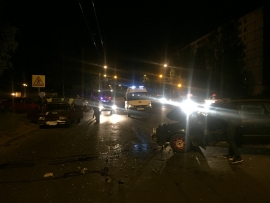 Ночное ДТП в Рыбинске: легковушки раскидало по дороге