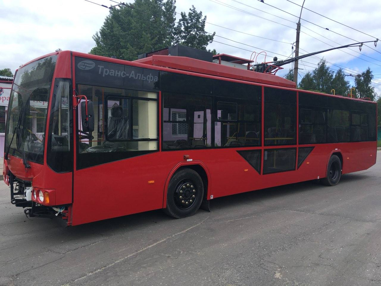 Весь транспорт Ярославля покраснел: теперь троллейбусы и трамваи. Видео