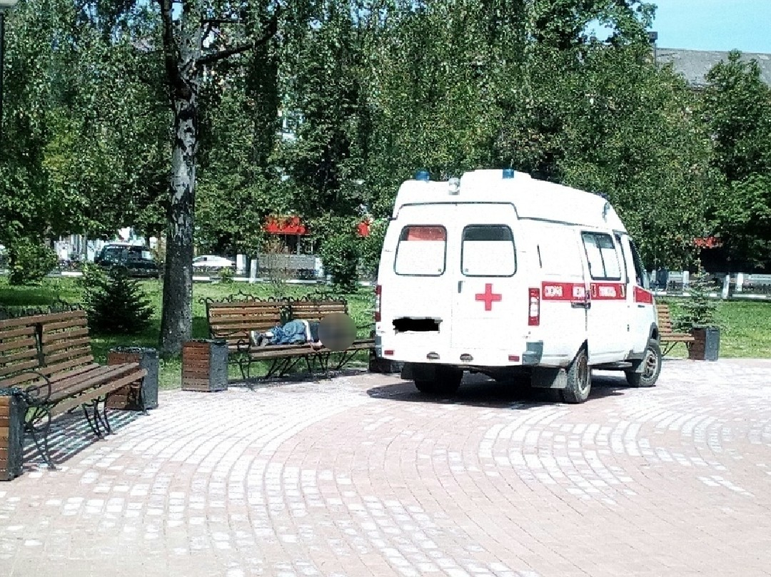 В парке в центре Ярославля нашли тело мертвого мужчины