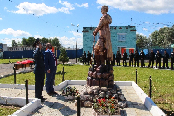 Осужденные колонии в Рыбинске сами смастерили памятник