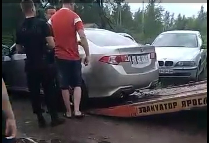 Пятичасовая погоня: в Ярославле полиция полдня гонялась за пьяным водителем. Кадры