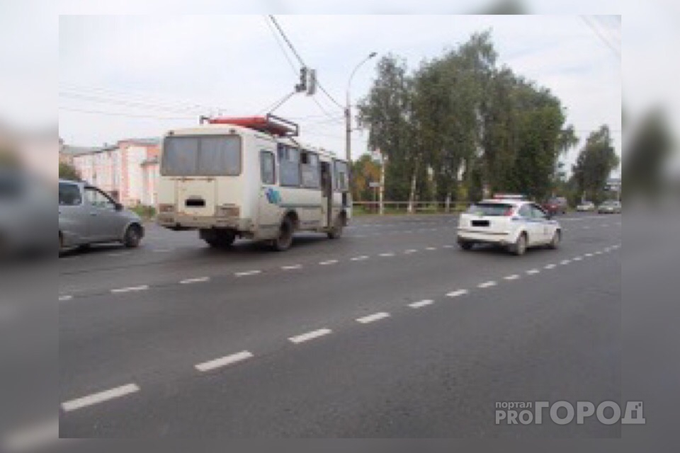 В Рыбинске маршрутка сбила женщину. Фото