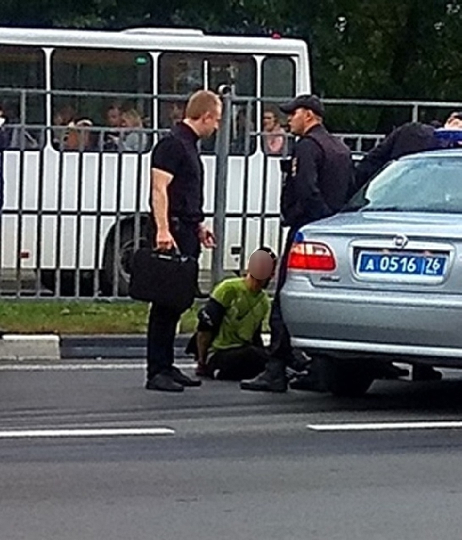 В Ярославле странный пассажир напал на водителя маршрутки с отверткой: видео