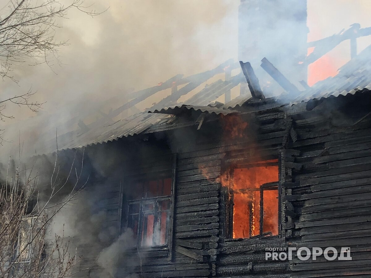 Под Ярославлем мужчина спалил дом из-за бутылки водки