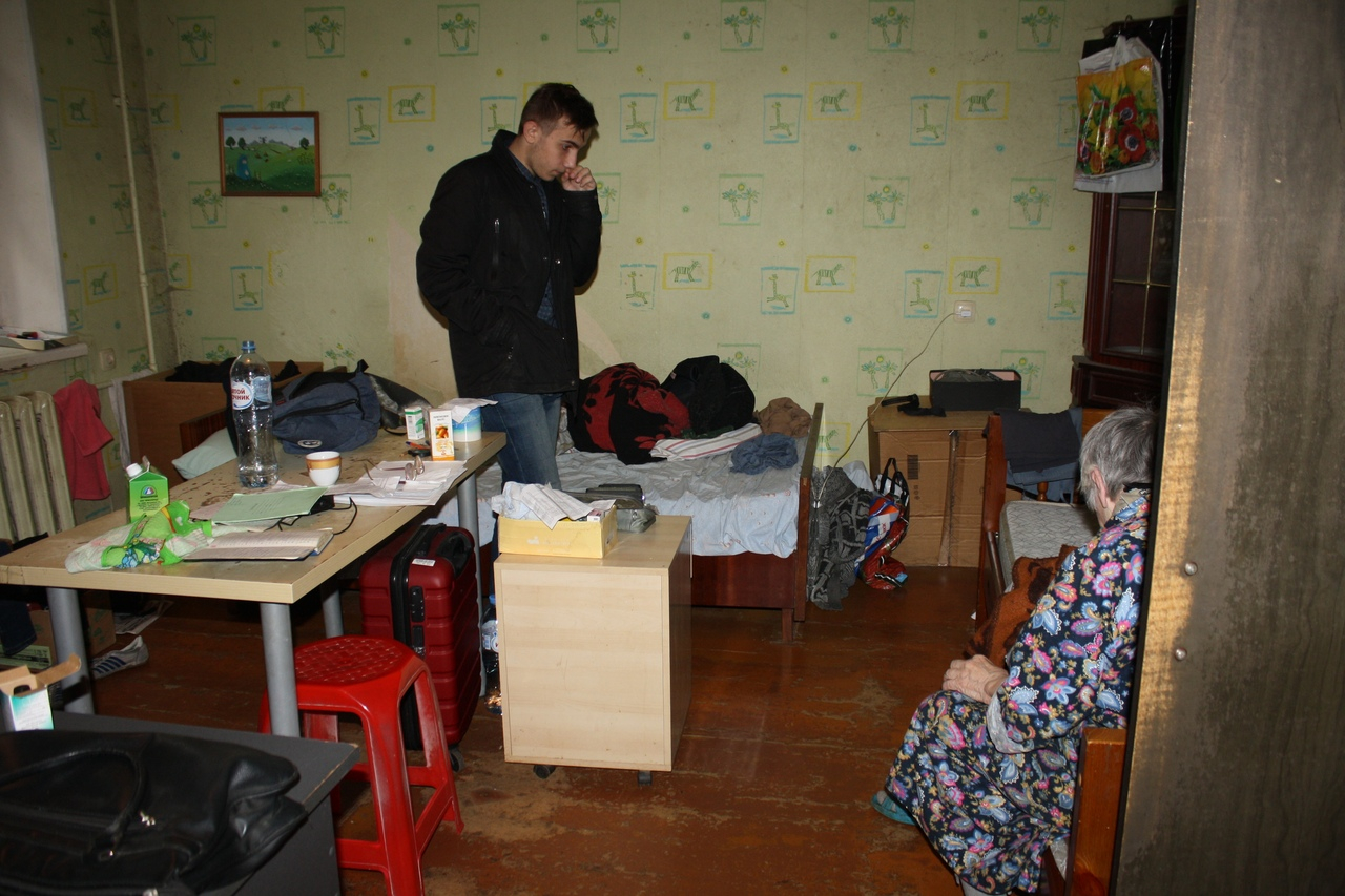 Нам нового не нужно: из квартиры в центре Ярославля принудительно выселили большую семью