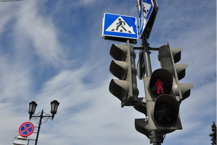 Пришлось краснеть за светофоры: власти региона прокомментировали дорожный коллапс в Ярославле