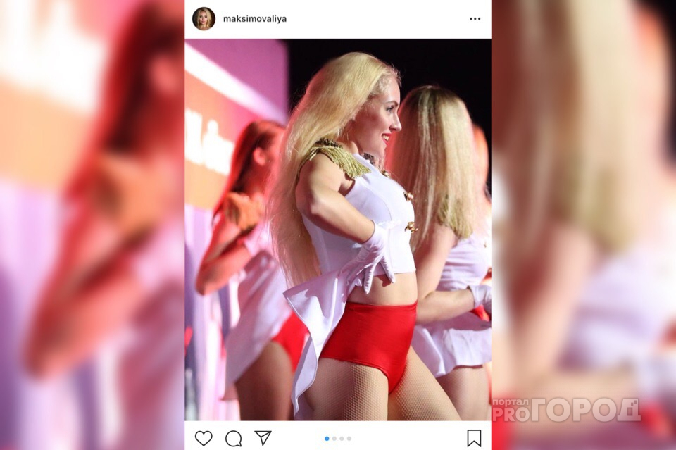 Раздетые болельщицы исполнили откровенный танец в поддержку «Локомотива». Видео