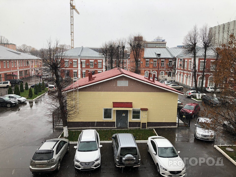 В Ярославле пошел первый снег: что рассказали синоптики. Видео