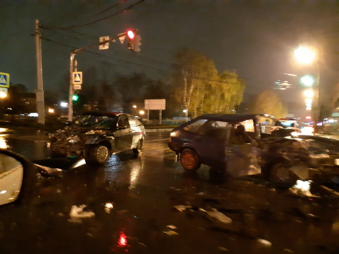 Оба авто разнесло: в ДТП в центре Ярославля пострадали люди