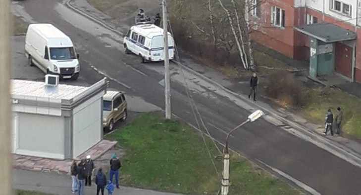 Отличник и лучезарный мальчик: школьник в Ярославле выпал из окна из-за телефона