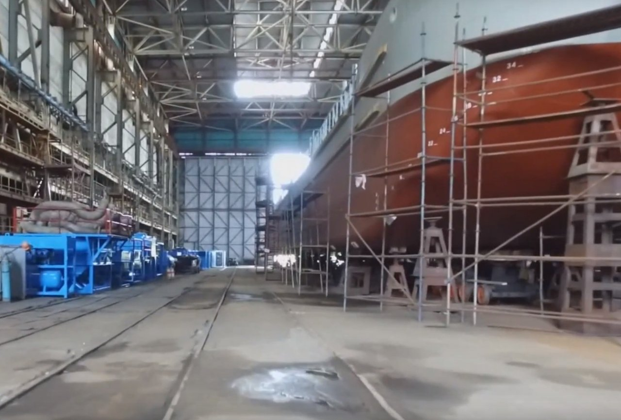 Корабль с девятиэтажку строят в Ярославской области