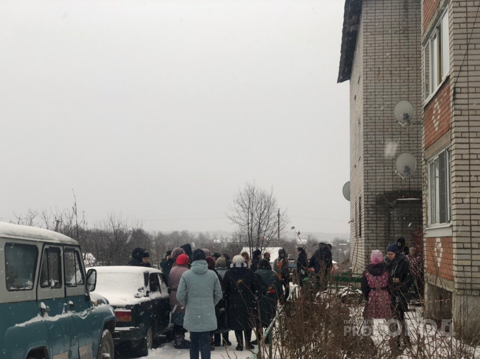 "Мать с ними даже не гуляла": трое детей погибли в пожаре под Ярославлем