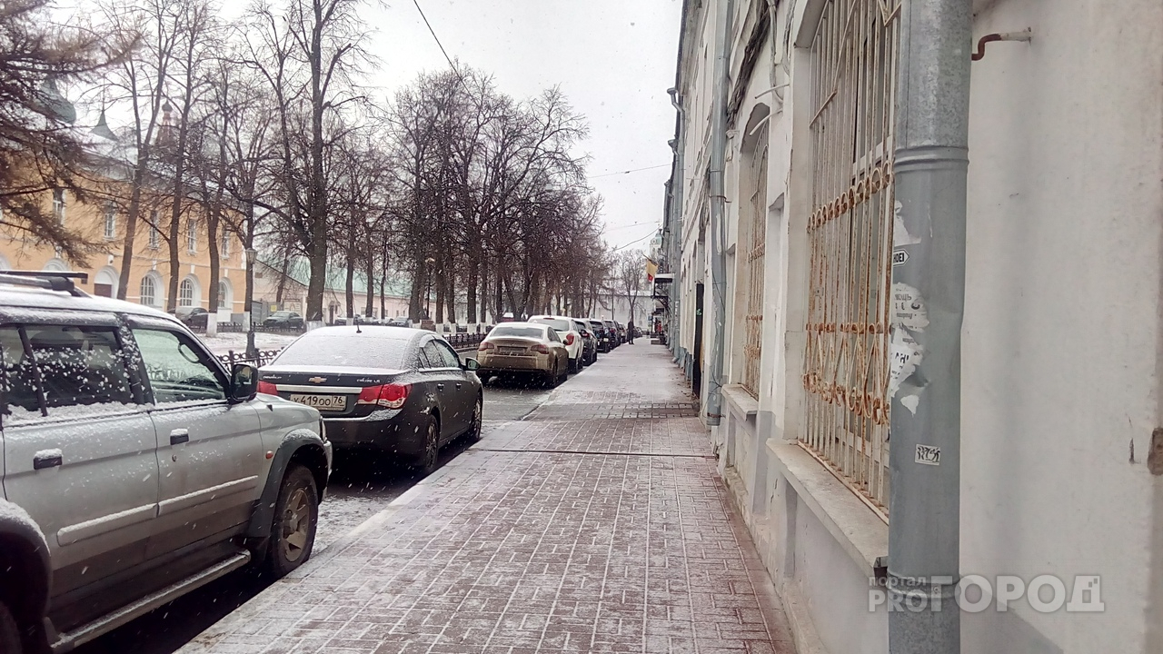 Ловят на парковках у ТЦ: приставы искали должников в Ярославле