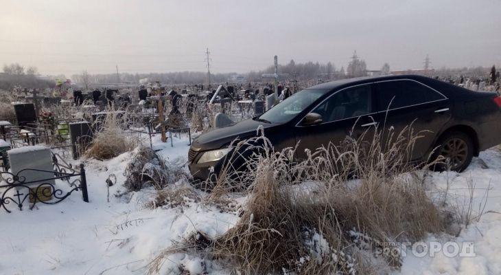 Колесами в могилу: поймали лихача, устроившего пьяное ДТП на кладбище в Ярославле
