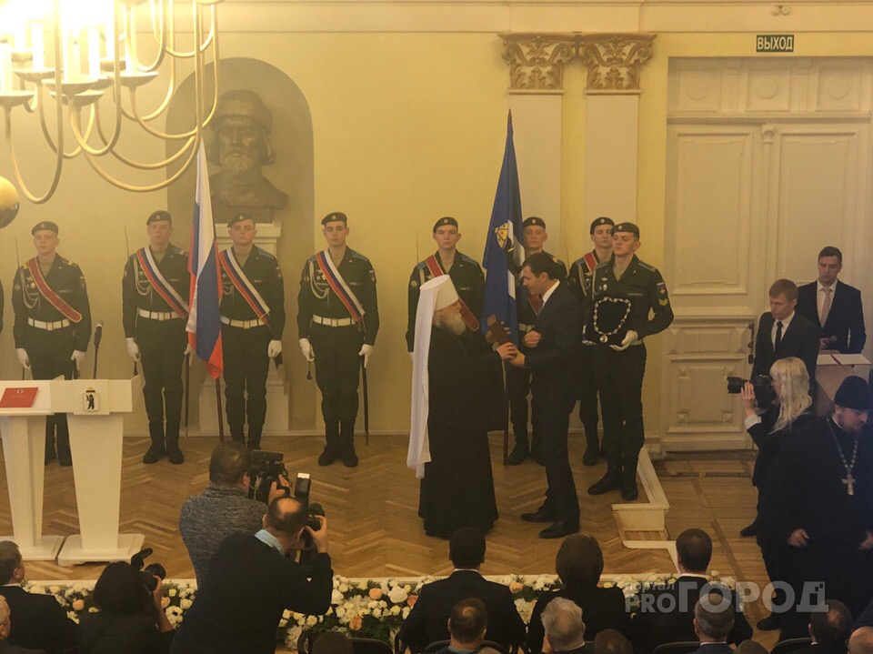 Люди выбежали из зала: митрополита заглушила сирена на инаугурации мэра Ярославля