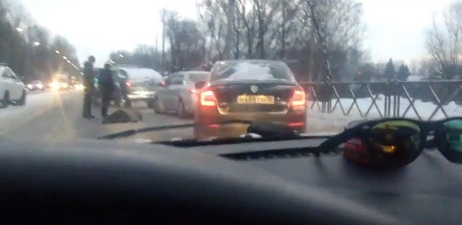 Он не шевелился:  в Ярославле на "зебре" сбили пешехода