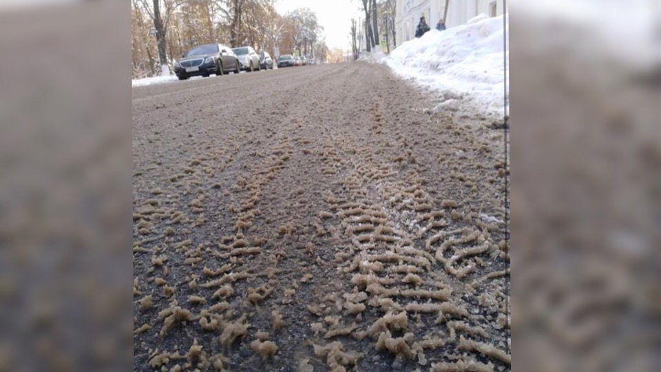 Кругом одна грязь: кто украл снег у ярославцев