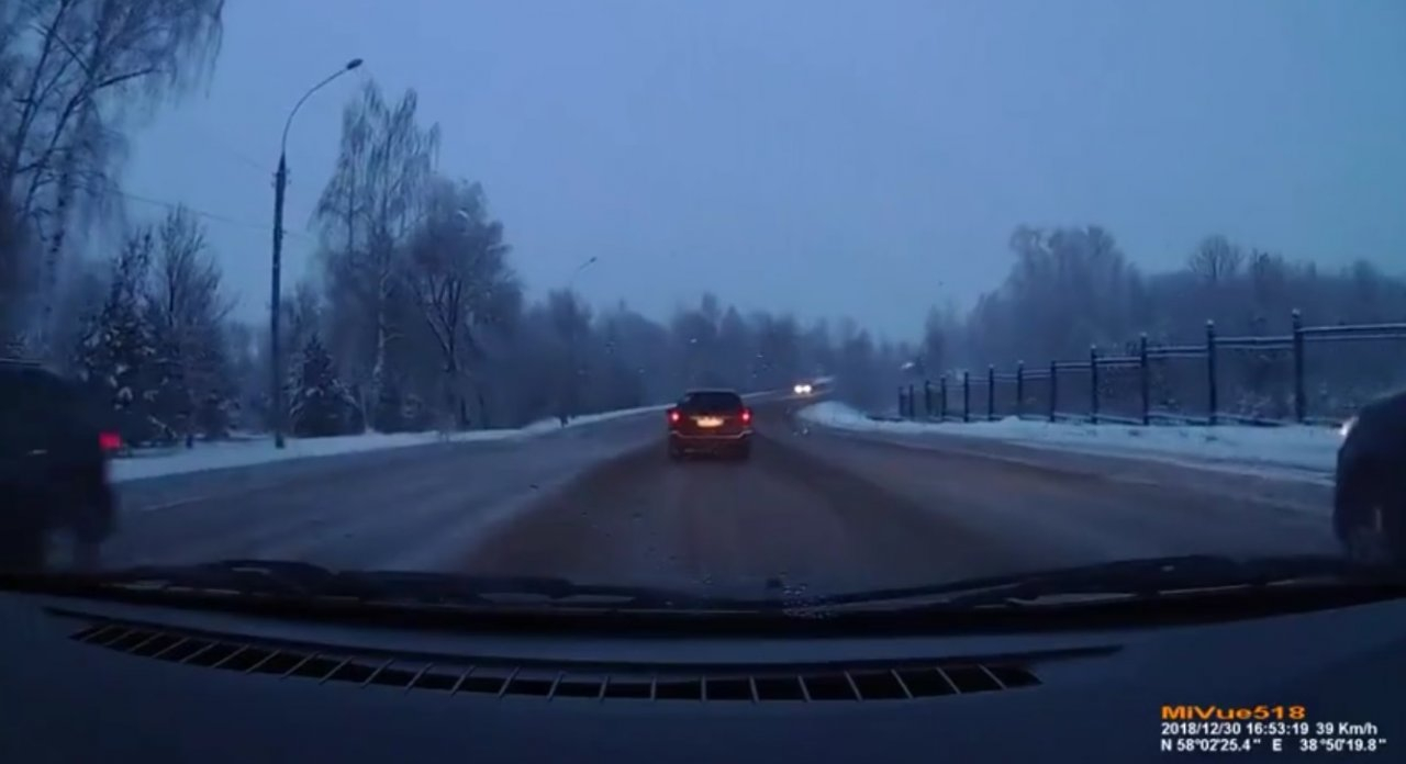 Завертелась и перевернулась: видео экстремального ДТП в Рыбинске