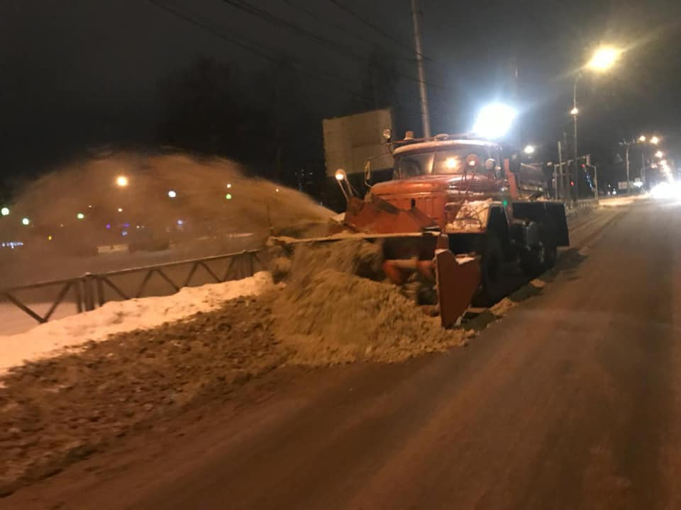 "Снега по колено": на плохую уборку улиц жалуются ярославцы