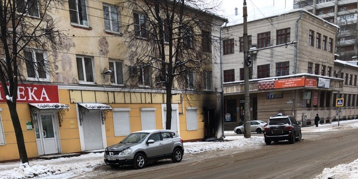 "В трусах и босые выбегали на улицу": очевидцы рассказали о поджоге в Рыбинске