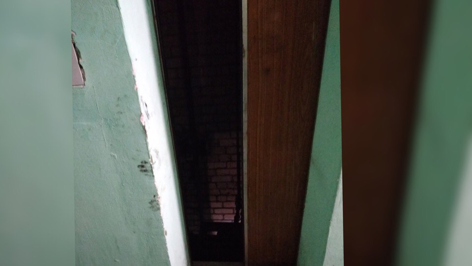 Дети могут погибнуть: ярославцы жалуются на опасный лифт