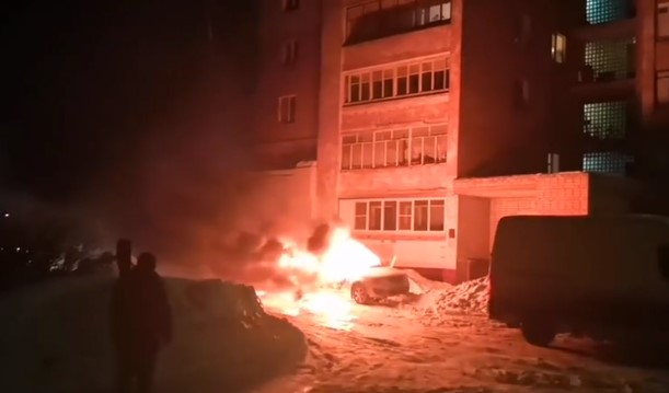 Замыкание или поджог: владельцы сожженных авто ищут свидетелей в Ярославле