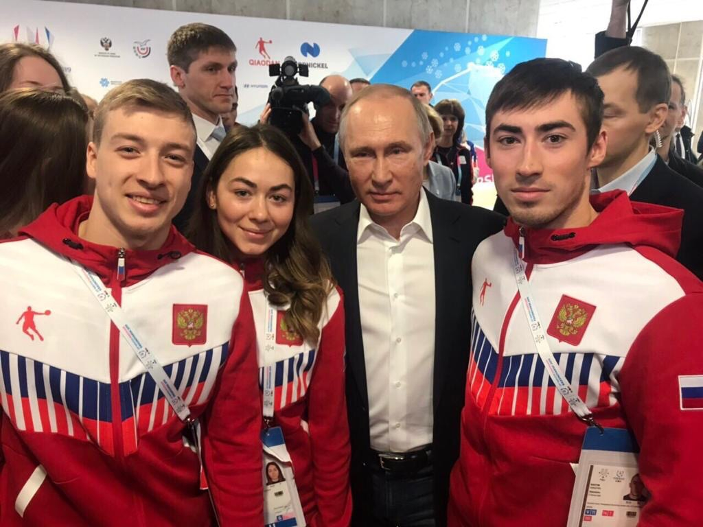 «Крутость зашкаливает»: для ярославцев Путин позировал на фото