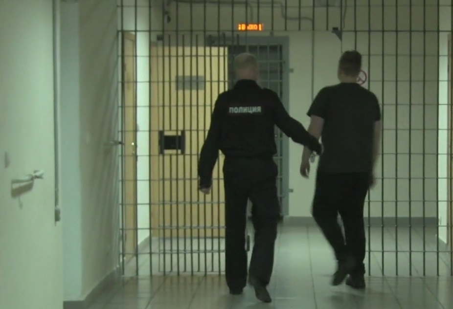 Проверьте свои деньги: молодого фальшивомонетчика поймали в Ярославле. Видео