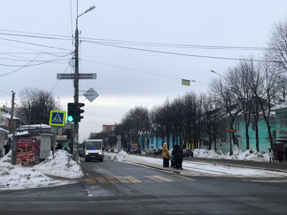 Шутки подростков или призыв к протесту: странные надписи появились в центре Ярославля
