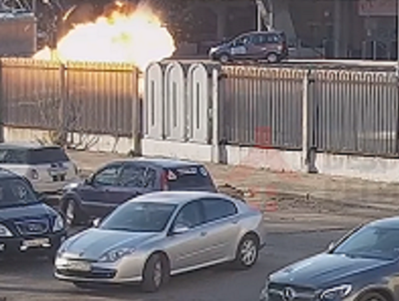 Взрыв с огнем над стадионом "Шинник": что произошло. Видео