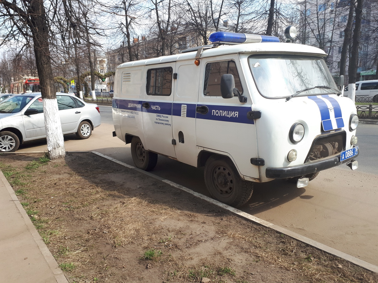 Кромсали ножом на ходу: новое нападение на таксиста в Ярославской области