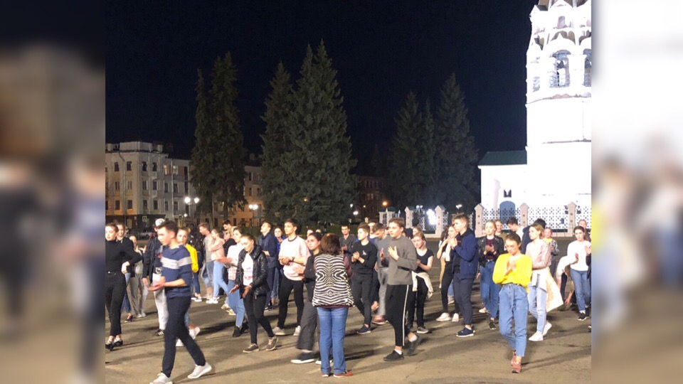 Толпы на Советской: чем занимаются ярославцы ночью в центре города