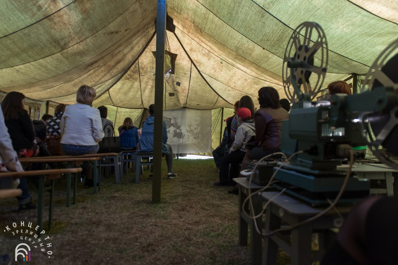 Фильмы в военной палатке: в Ярославле открыли бесплатный кинотеатр. Сеансы