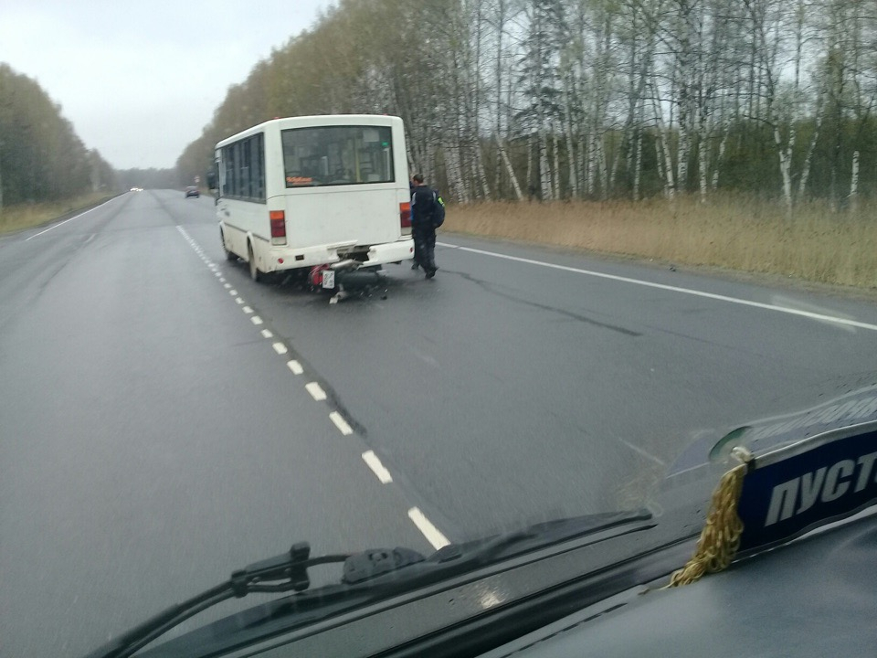 Байкер врезался в автобус на открытии мотосезона в Ярославле