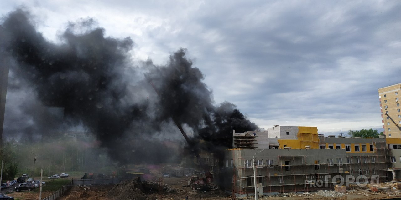 Все здание в черном дыму: в Ярославле загорелся детский сад