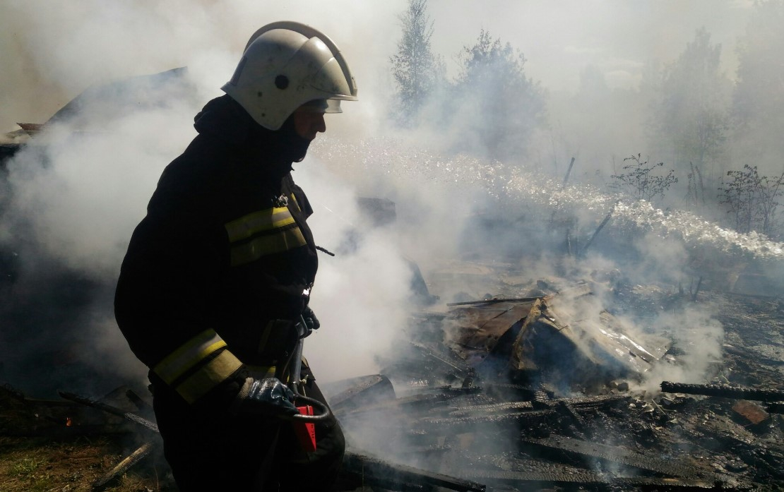 Погибли мать и трое сыновей: страшный пожар под Ярославлем унес жизни целой семьи