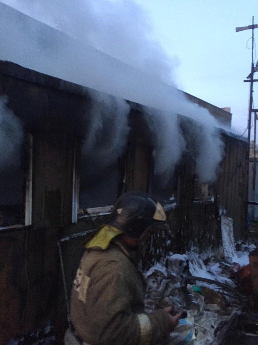 "С детьми прыгала из горящего окна": подробности пожара под Ярославлем, где погибли четыре человека