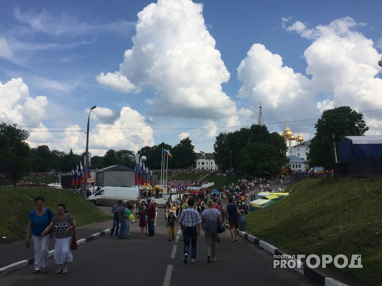 После салюта в День города пустят дополнительные автобусы: расписание