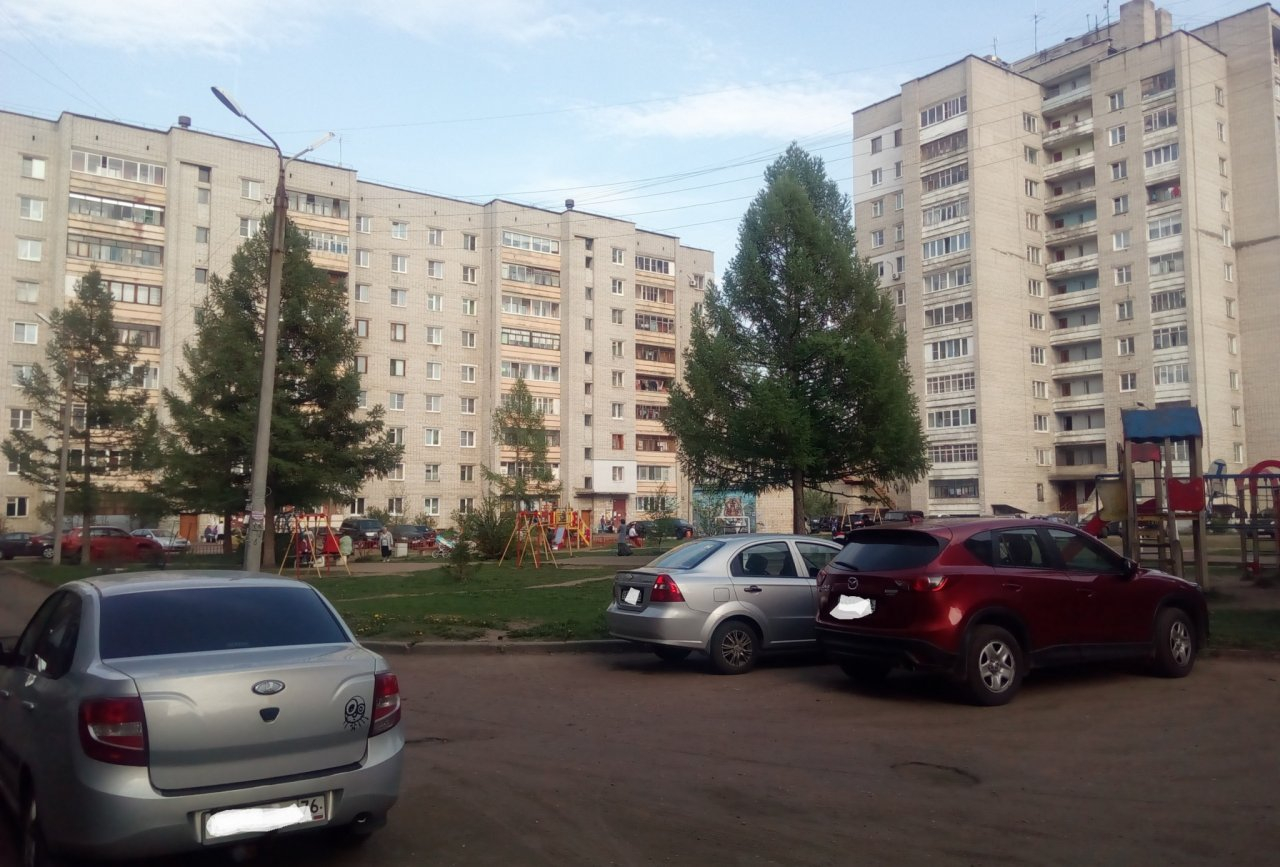 Много месяцев пылилась на парковке: в Ярославле "подснежник" сдали в металлолом