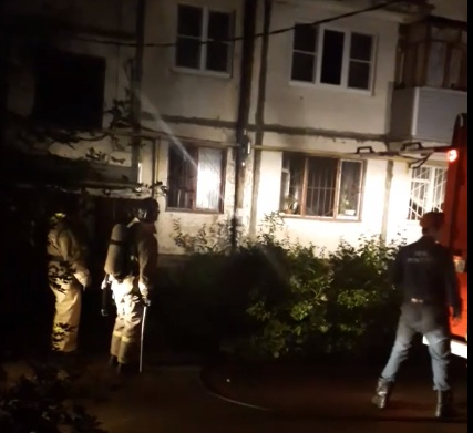 "Рядом газовая труба": в Ярославле вспыхнула многоэтажка