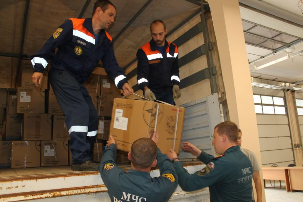Три 20-тонных контейнера гуманитарки для жертв наводнения собрали ярославцы