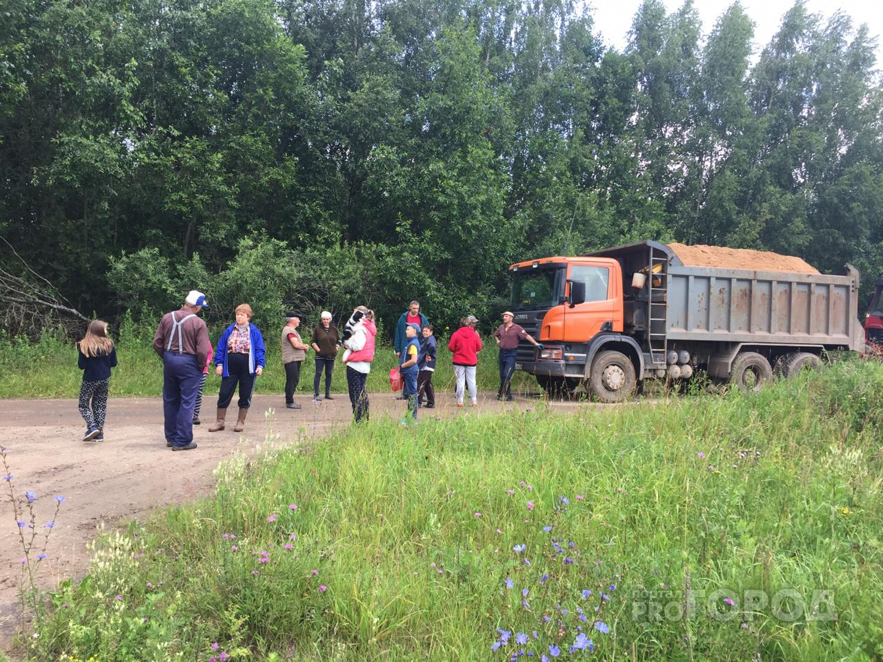 "Это наша дорога жизни": ярославцы просят остановить разрушение моста