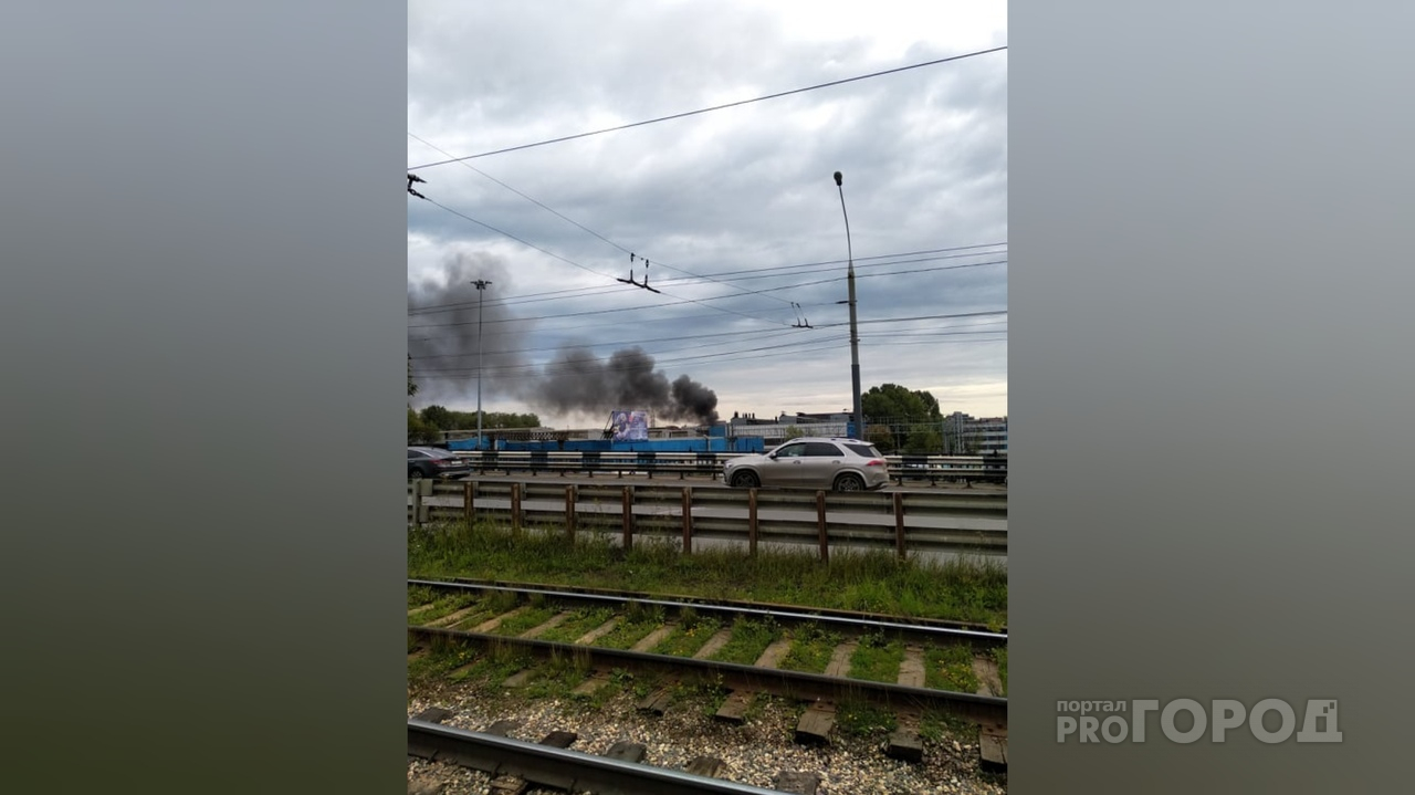 Столб черного дыма в центре Ярославля: что горит